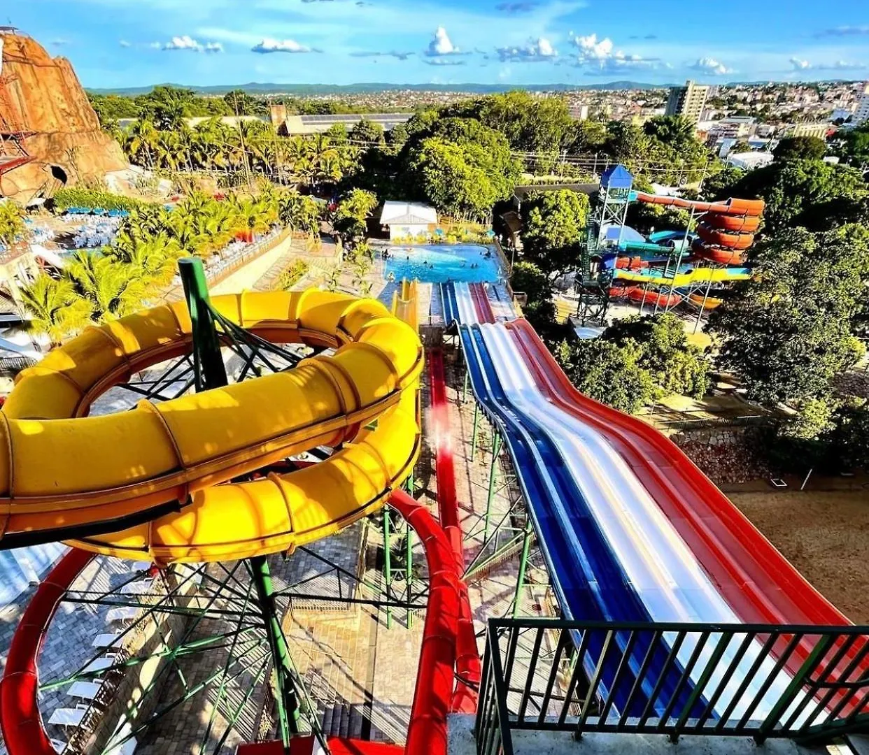 Spazzio Diroma Com Parque Aquatico Incluso Caldas Novas